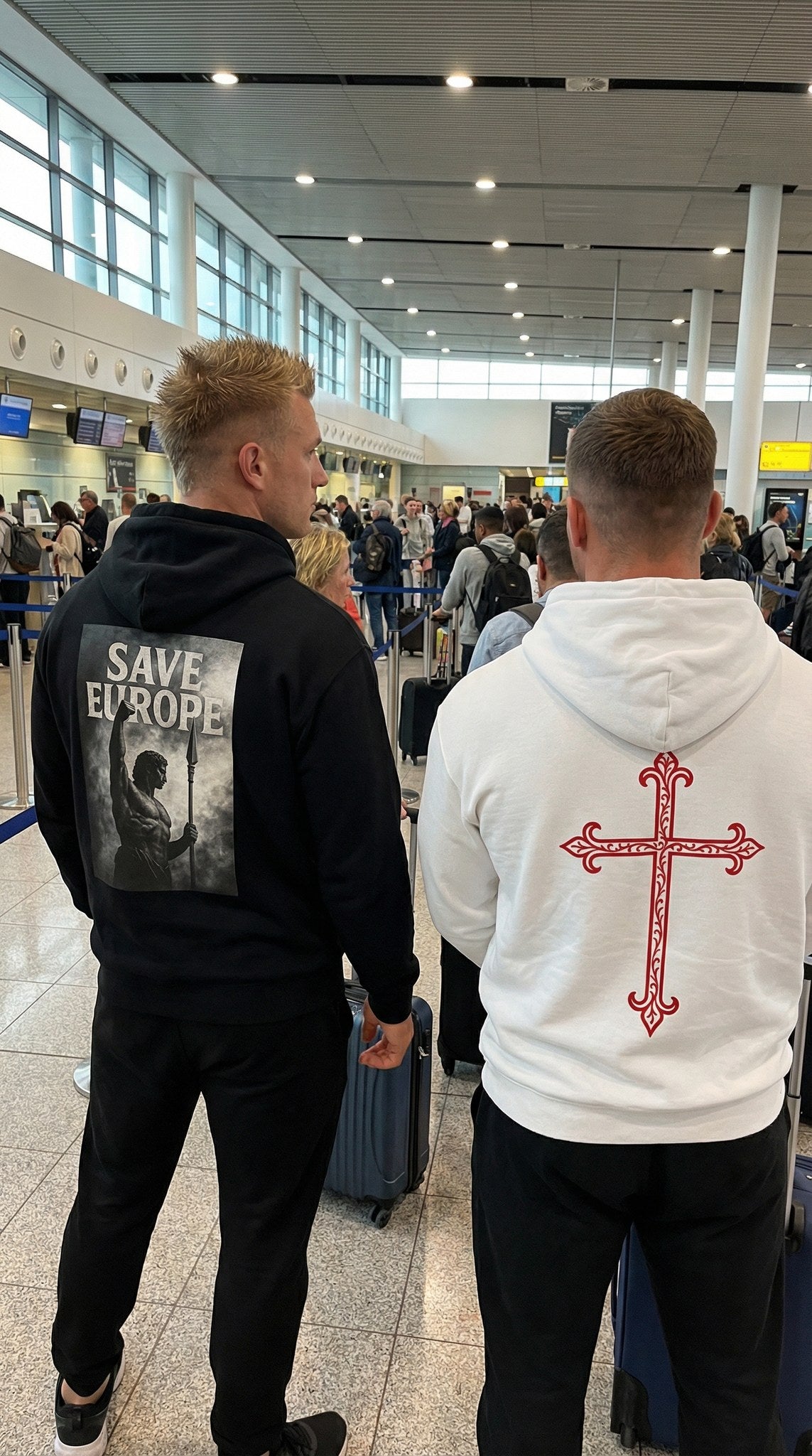 Crux Hoodie von hinten getragen